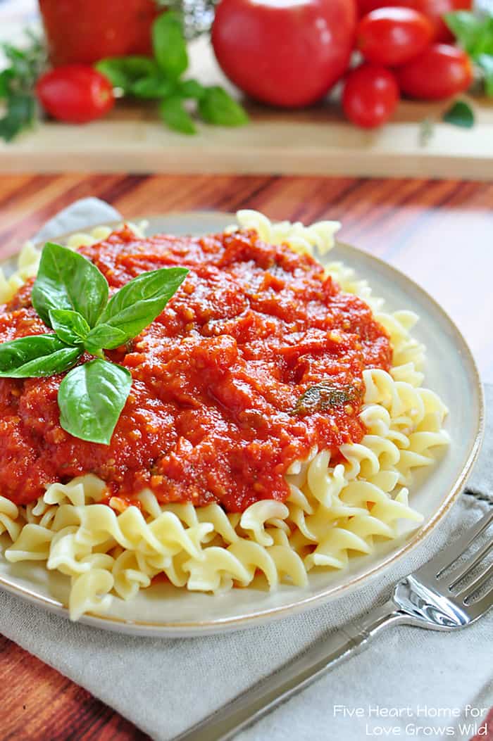 30-Minute Homemade Marinara Sauce ~ made with fresh tomatoes | FiveHeartHome.com for LoveGrowsWild.com