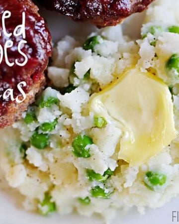 Smashed Potatoes and Peas ~ standard mashed potatoes get a pop of color and flavor from frozen peas | {Five Heart Home}