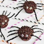 Spider Cupcakes for Halloween | {Five Heart Home}