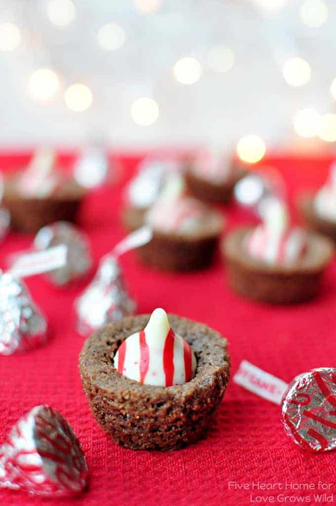 Candy Cane Kiss Brownie Bites • FIVEheartHOME Candy Cane Kiss Brownie Bites • FIVEheartHOME