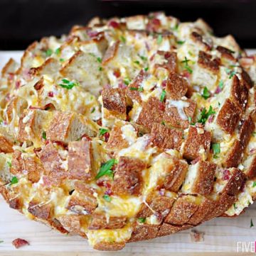 Cheesy Pull-Apart Bread with Bacon, Garlic, Cheddar and Swiss ~ the ultimate snack for your Super Bowl party! | FiveHeartHome.com