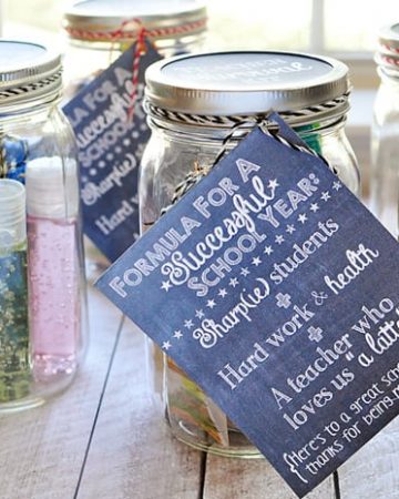 Back to School Teacher Survival Kit Free Printables ~ Mason jar teacher gift featuring Sharpies, hand sanitizer, Starbucks gift card, and chocolate | FiveHeartHome.com
