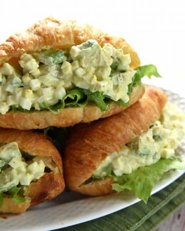 Avocado Egg Salad ~ avocado toast meets classic egg salad, lightened up with yogurt and studded with creamy chunks of avocado throughout...a perfect topping for sandwiches, crackers, or salads and a fantastic way to use up leftover hard-boiled eggs! | FiveHeartHome.com