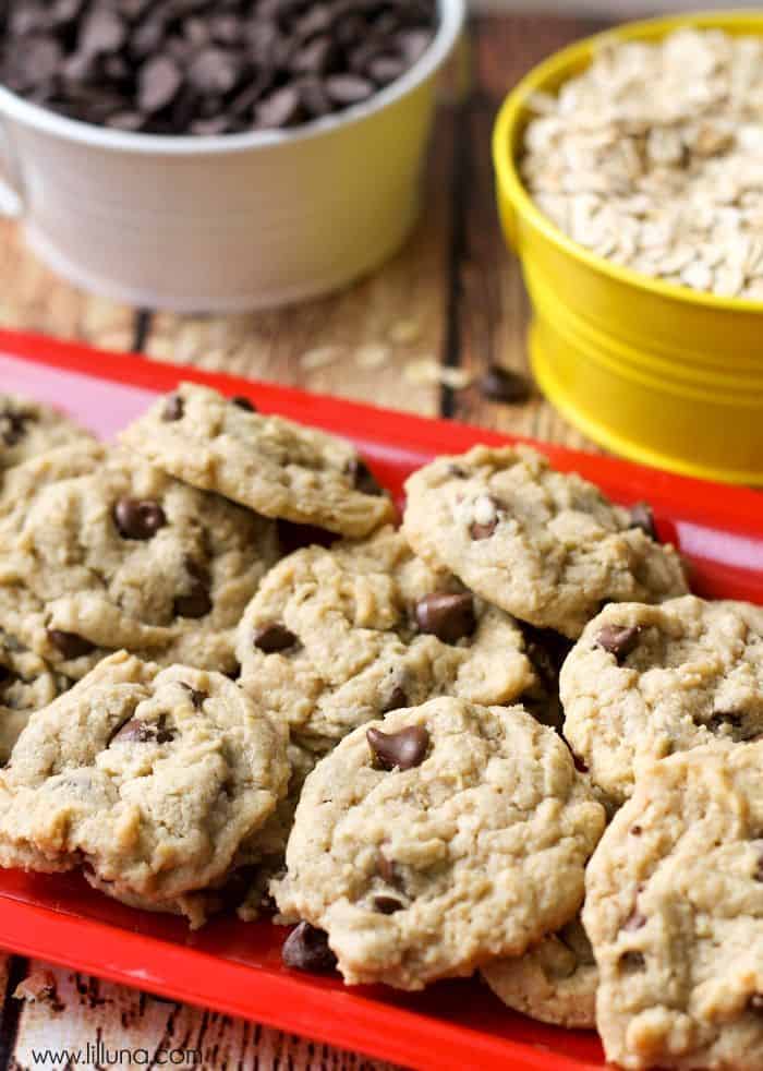 Chocolate Chip Chippers ~ cute, mini cookies loaded with oats and chocolate chips...a yummy copycat of the popular treat from Paradise Bakery! | LilLuna.com for FiveHeartHome.com