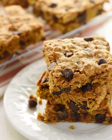 Chewy Pumpkin Chocolate Chip Oatmeal Bars