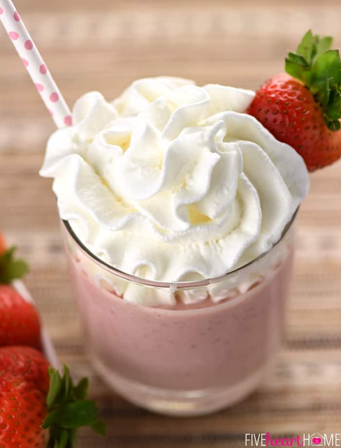 Strawberry Shortcake Smoothie {Healthy Oat Smoothie}