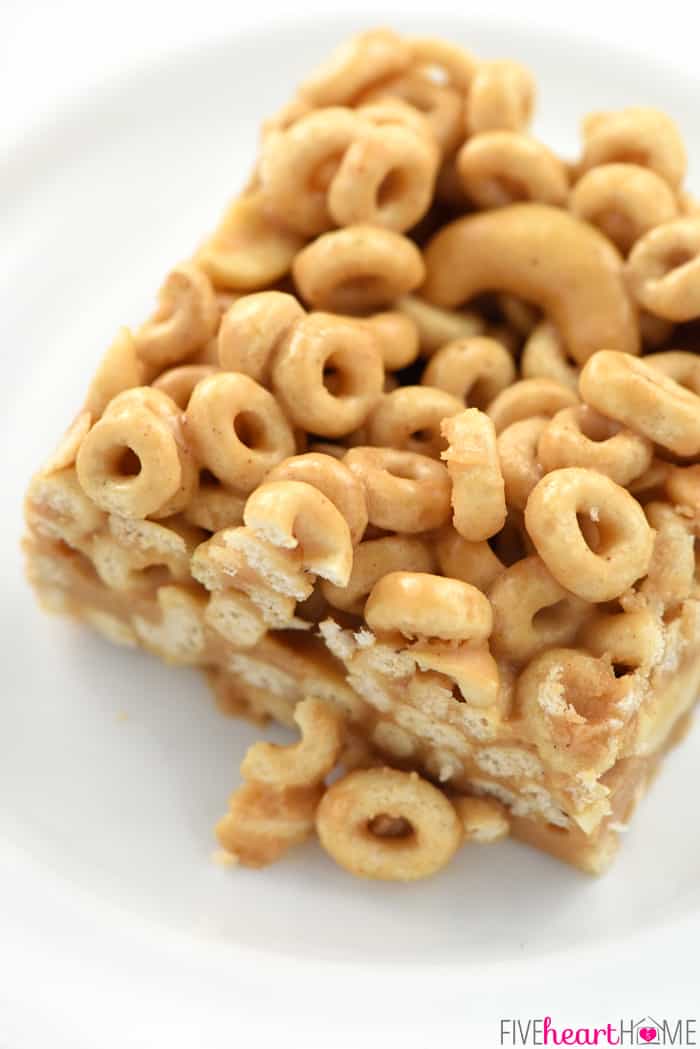 Close-up of a Peanut Butter Cheerio Bar on a plate.