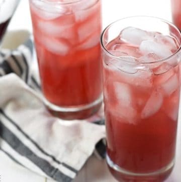 Homemade, All-Natural Sports Drink {Gatorade Copycat Recipe} ~ quench your thirst, hydrate your body, and replenish electrolytes with this easy-to-make sports drink that's free of processed ingredients, artificial sweeteners, and food dyes! | FiveHeartHome.com