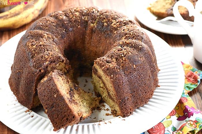 banana coffee cake with