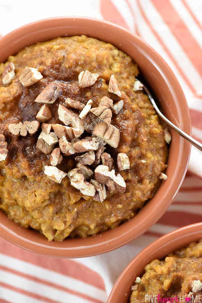 {Overnight} Slow Cooker Pumpkin Pie Steel Cut Oatmeal {with no burnt edges!}