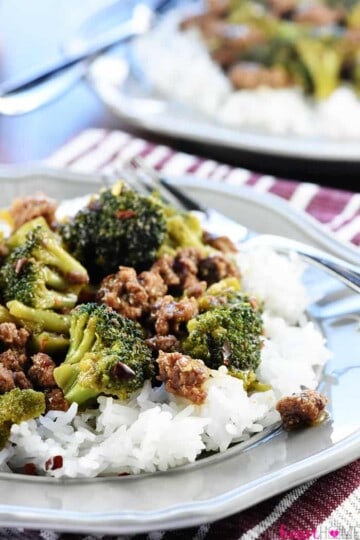 DELICIOUS Ground Beef & Broccoli {RAVE Reviews!} • FIVEheartHOME