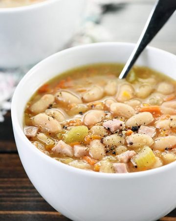 Slow Cooker White Bean & Ham Soup