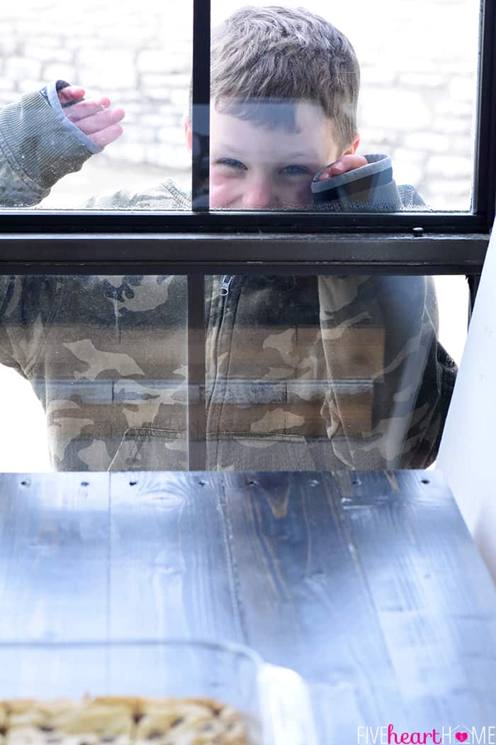 Customizable Blondies with little boy peering in through window.