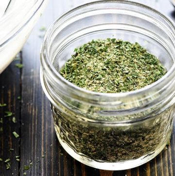 Homemade Ranch Dressing or Seasoning Mix Recipe ~ an easy, DIY, dry seasoning mix, perfect for whipping up homemade ranch salad dressing or flavoring other recipes! | FiveHeartHome.com