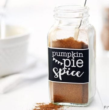 Pumpkin Pie Spice ~ a homemade spice blend that can be made in bulk and tweaked to your liking, perfect for flavoring all of your favorite fall treats! | FiveHeartHome.com
