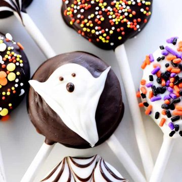 Halloween Oreo Pops.