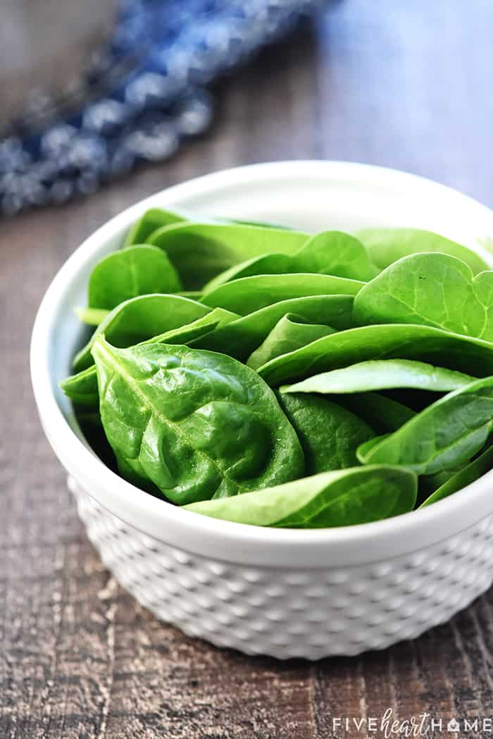 Baby spinach in a bowl.