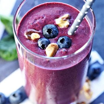 Blueberry Brain Healthy Smoothie ~ loaded with blueberries, walnuts, and spinach for a creamy, delicious, brain-protective breakfast or snack! | FiveHeartHome.com