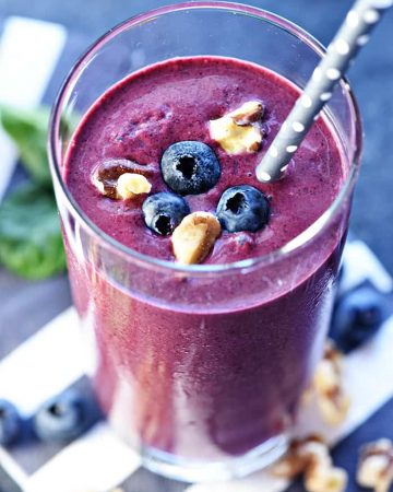 Blueberry Brain Healthy Smoothie ~ loaded with blueberries, walnuts, and spinach for a creamy, delicious, brain-protective breakfast or snack! | FiveHeartHome.com