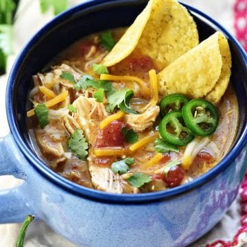 King Ranch Chicken Soup ~ a creamy and comforting soup recipe with all the zesty flavor of the classic casserole...and it's easy to make in the slow cooker, in the Instant Pot, or on the stove! | FiveHeartHome.com