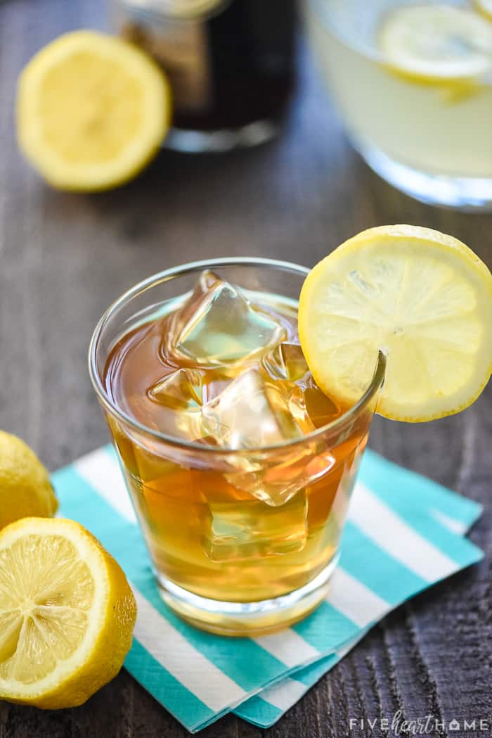 John Daly Drink (AKA, Arnold Palmer drink alcohol) garnished with lemon slice.
