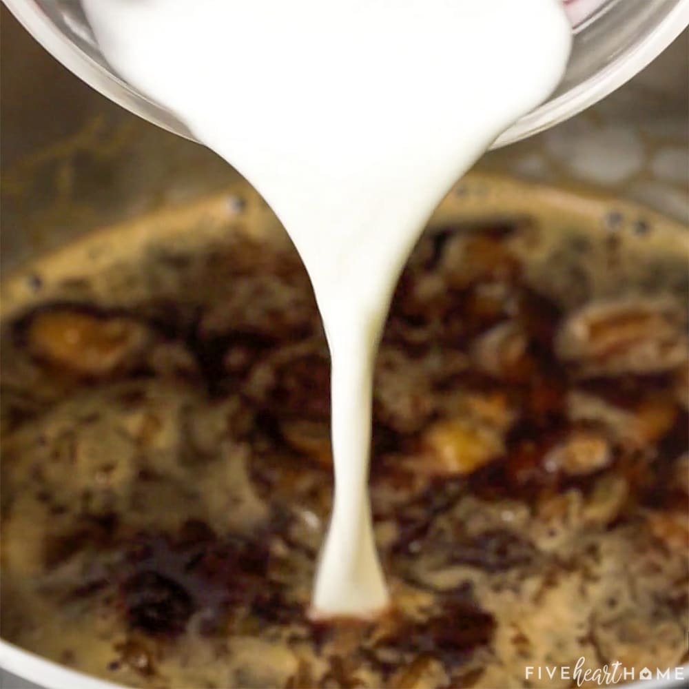 Adding cornstarch slurry to sauce.