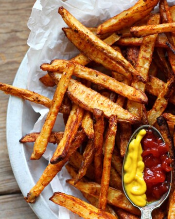 Aerial view of Seasoned Fries.