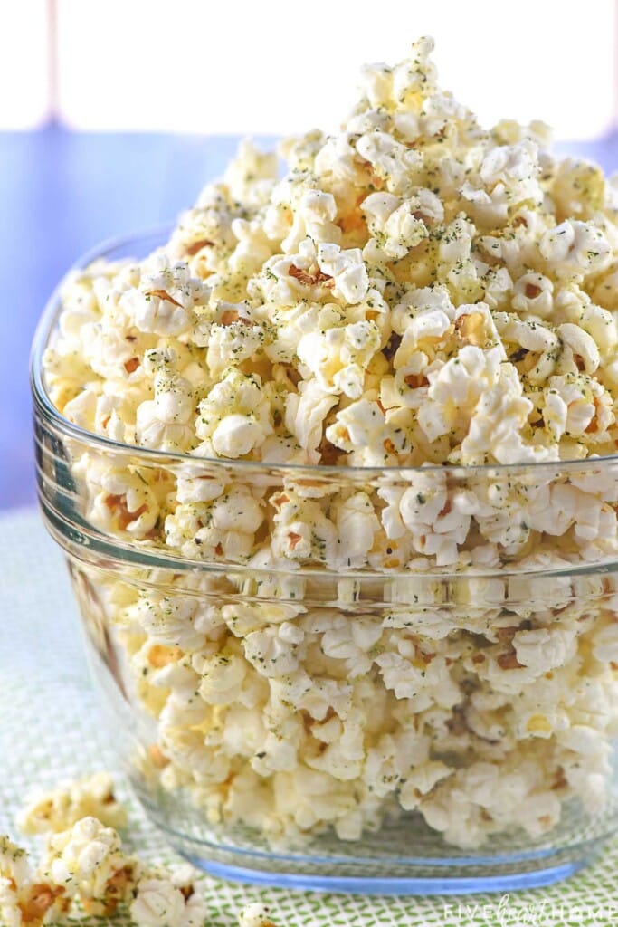 Ranch popcorn in glass bowl.