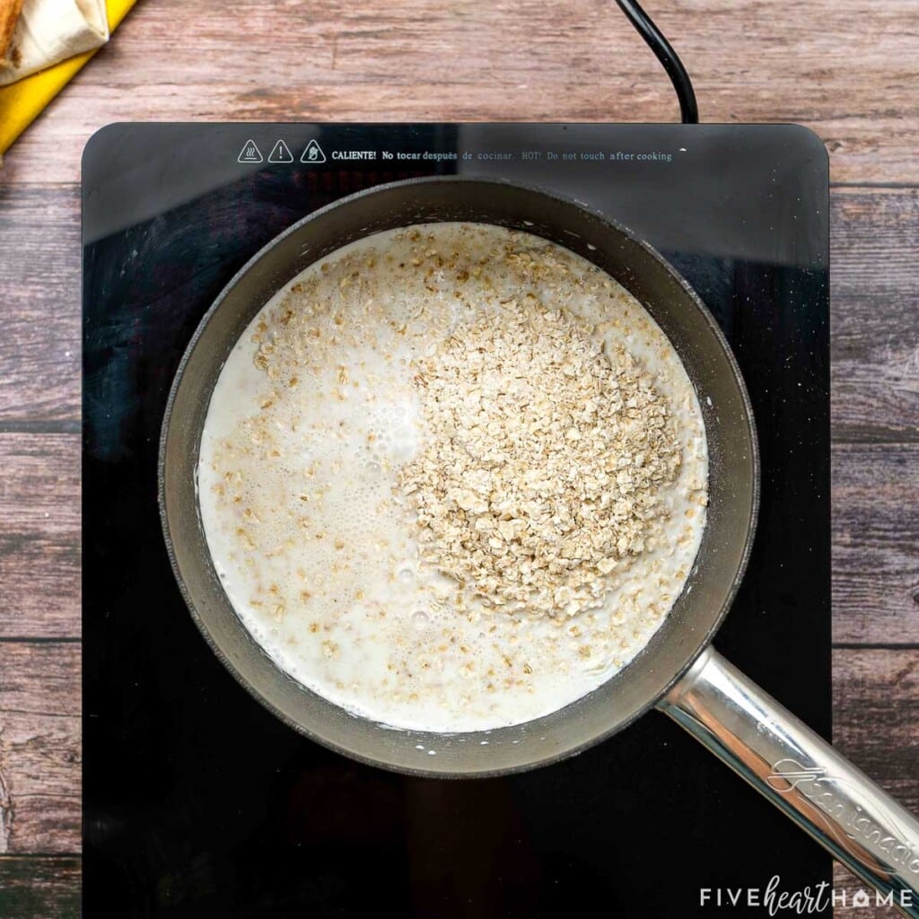 Adding oats to boiling milk.