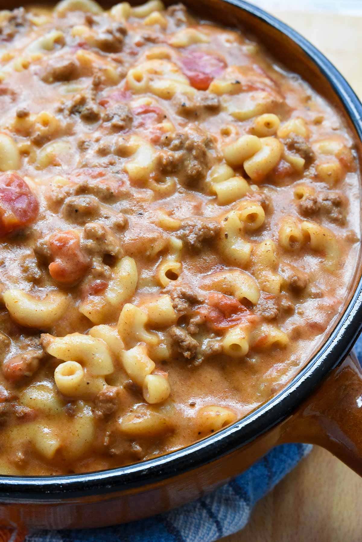 Hamburger Helper Cheeseburger Macaroni close-up.