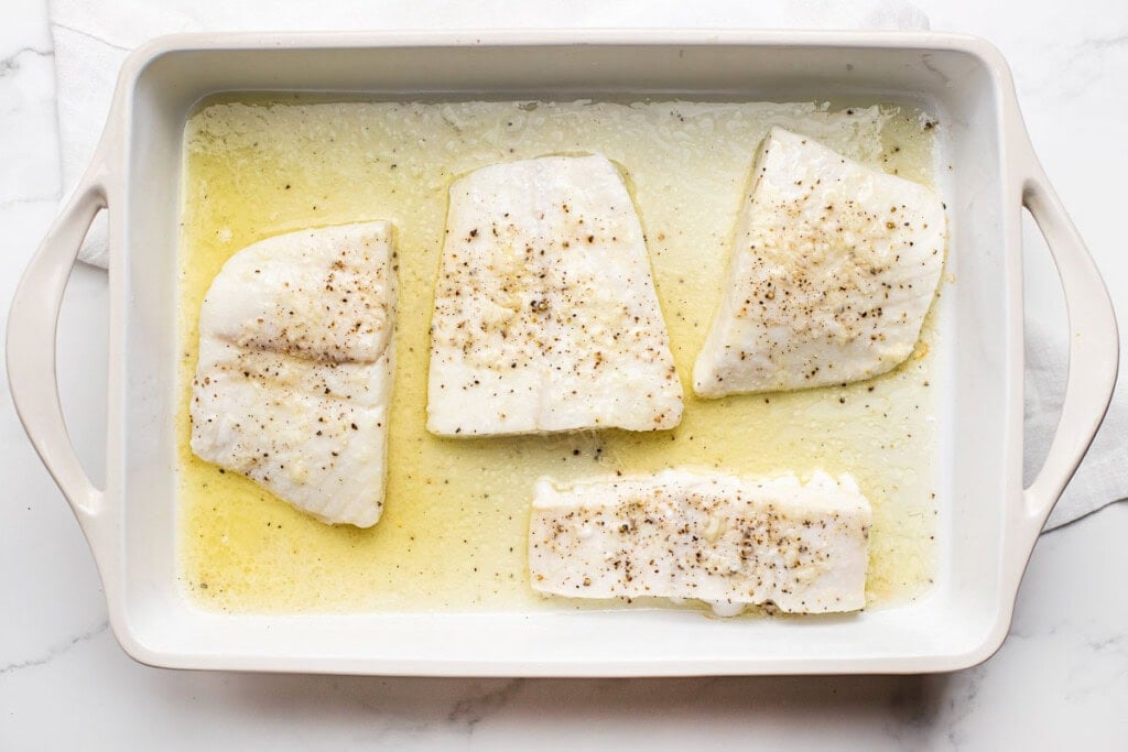 How to bake halibut in baking dish.