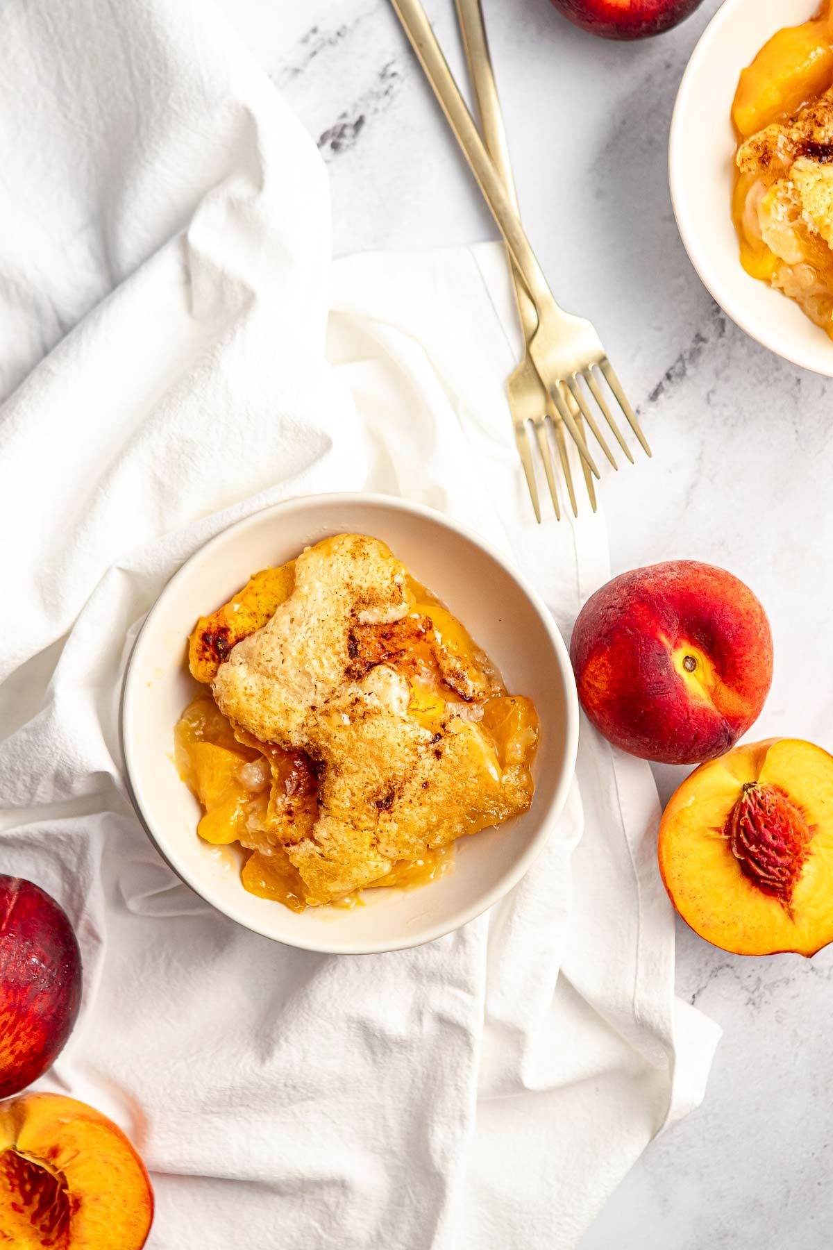 Easy Peach Cobbler aerial view in bowls.